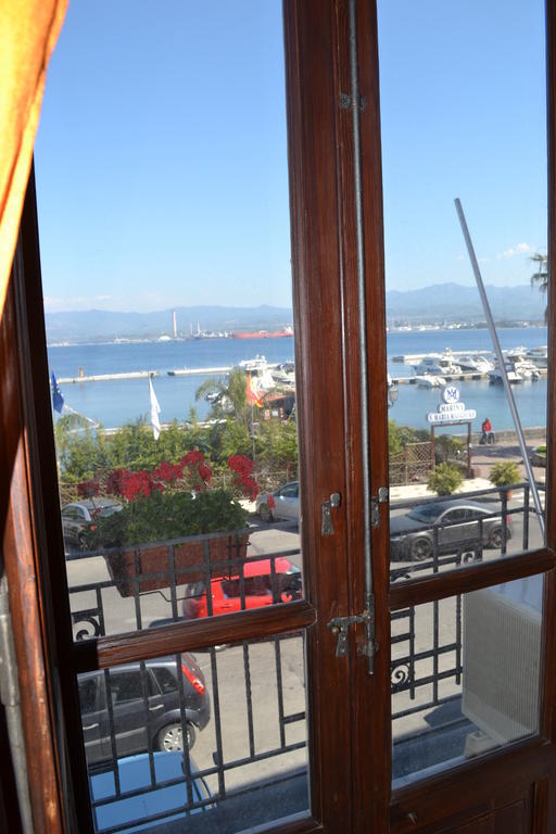 Hotel Bed& Breakfast Maredomus Milazzo Habitación foto
